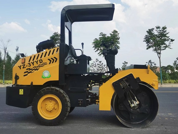 小型壓路機(jī)